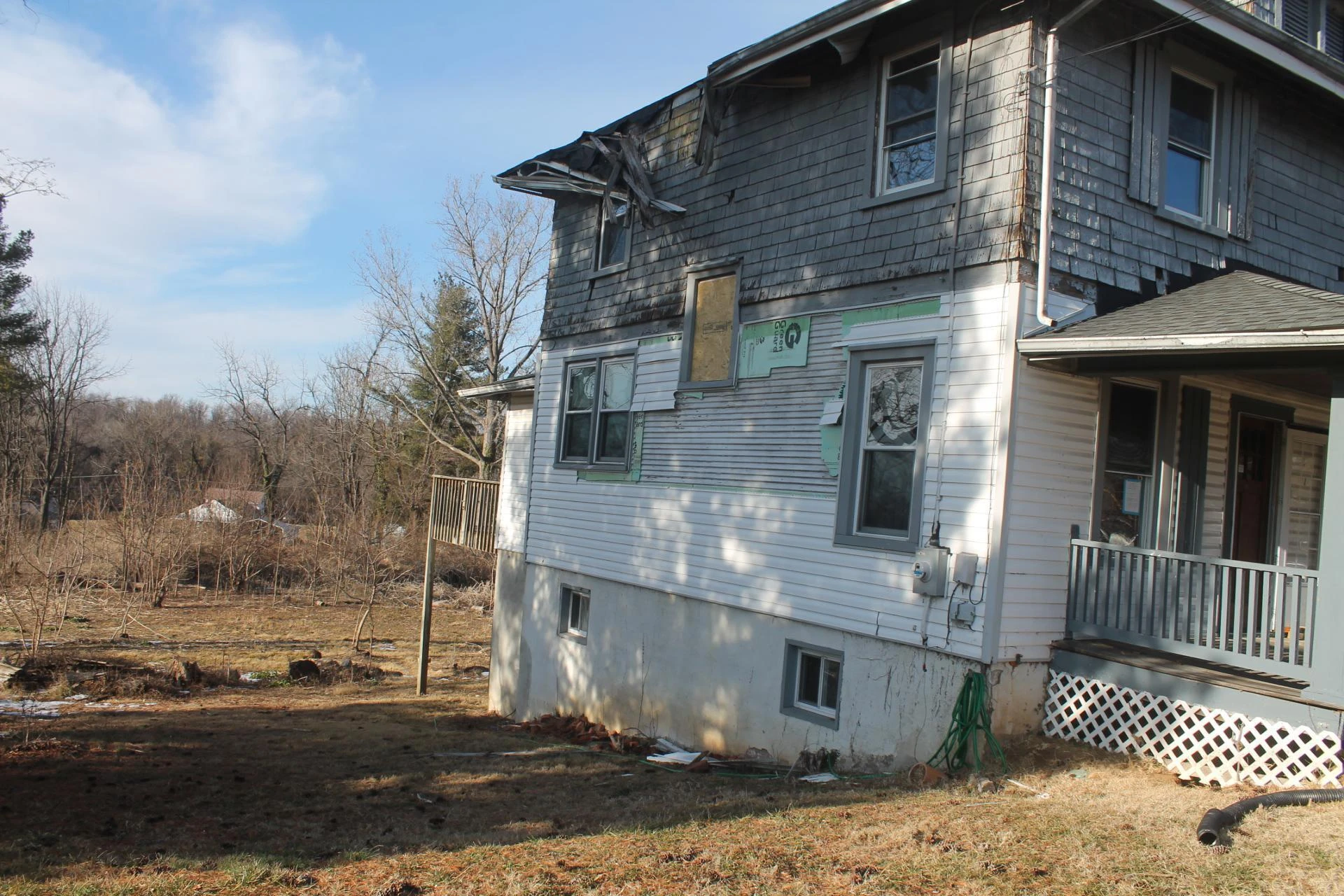 2210 Eastgate AVE - Photo 3
