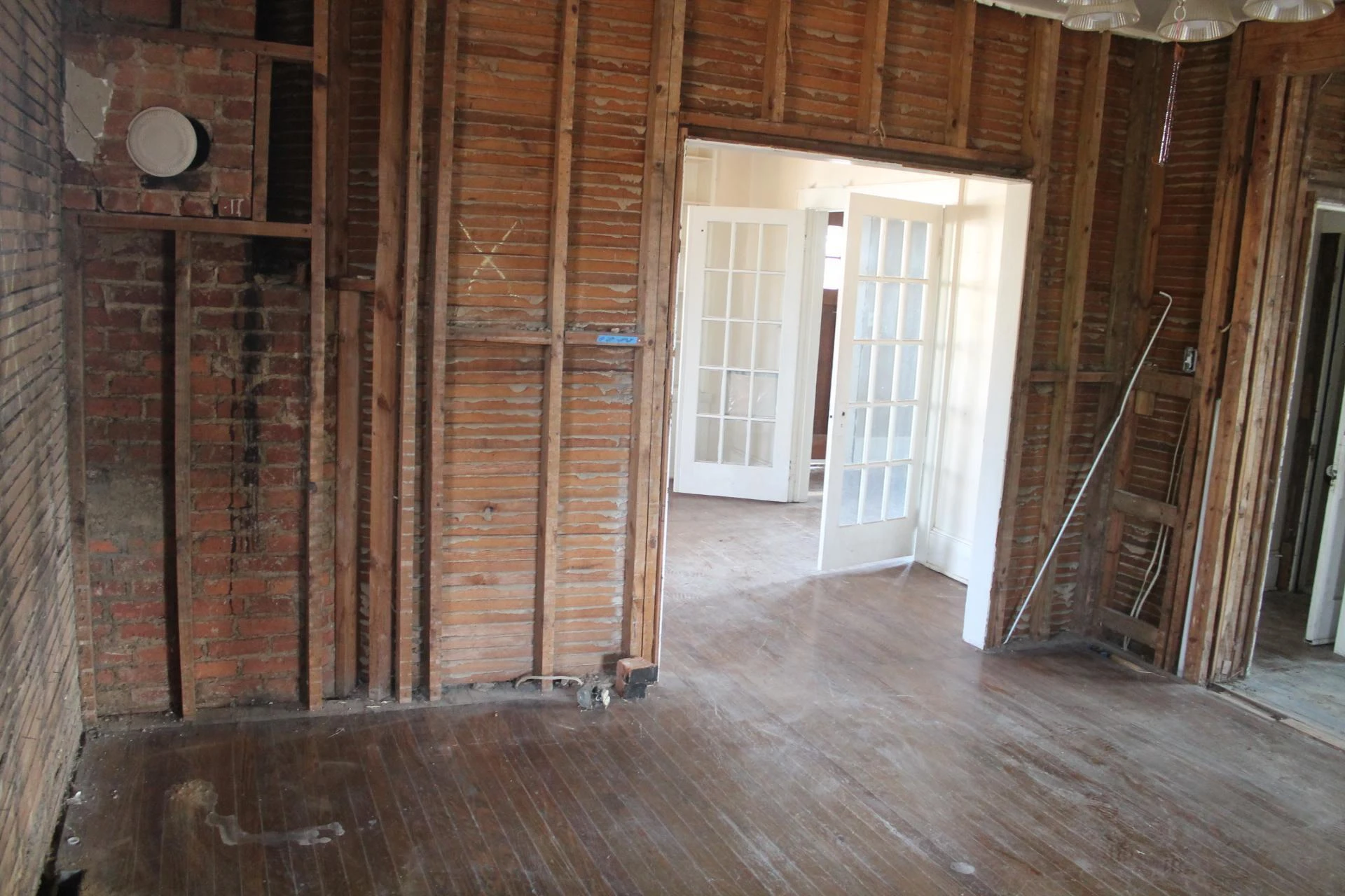 2210 Eastgate AVE - Photo 9