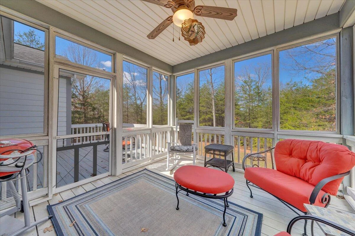 1034 Joffrey DR - Photo 19