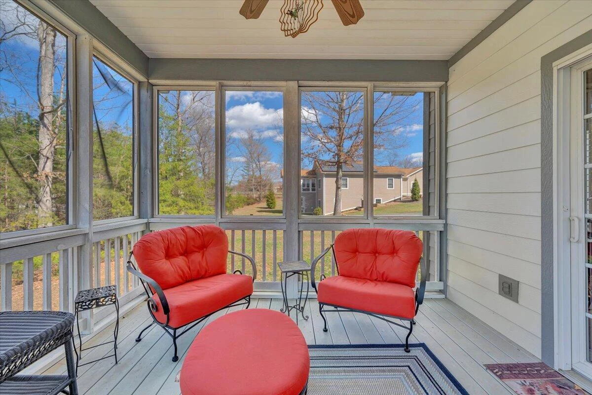1034 Joffrey DR - Photo 20