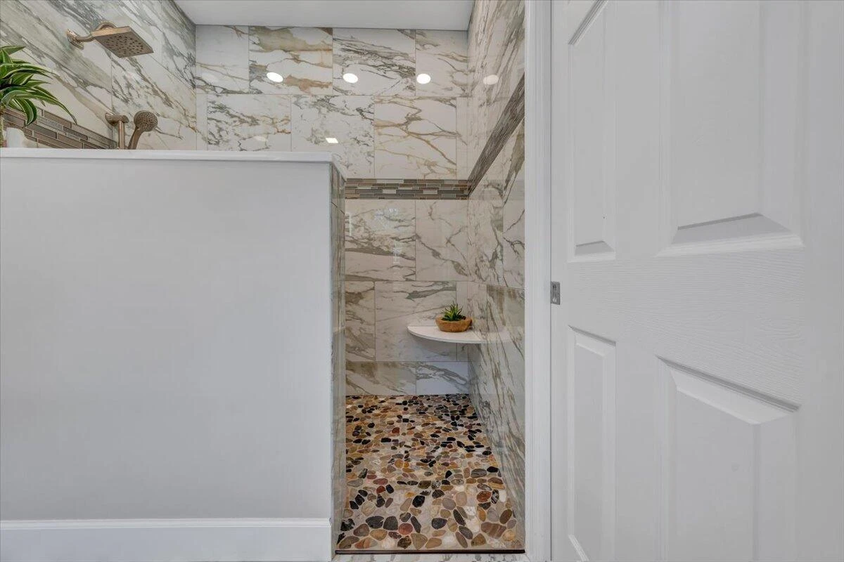 1034 Joffrey DR - Photo 28