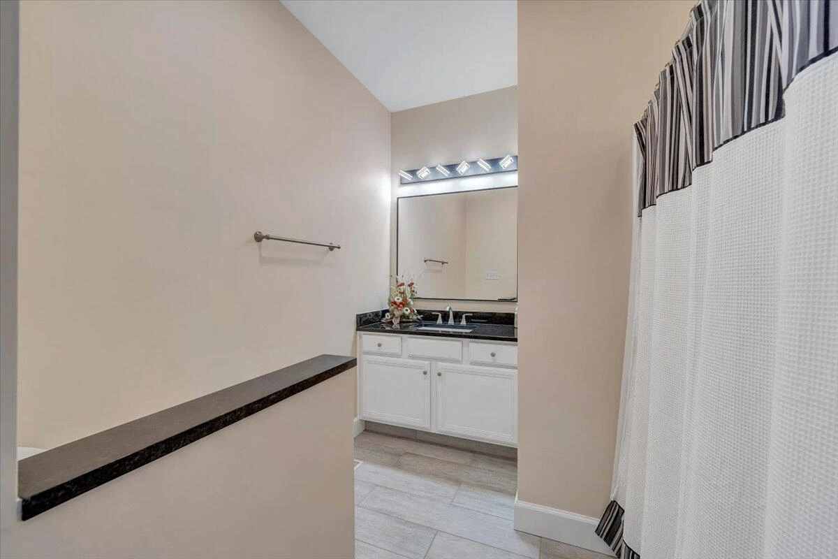 1034 Joffrey DR - Photo 33