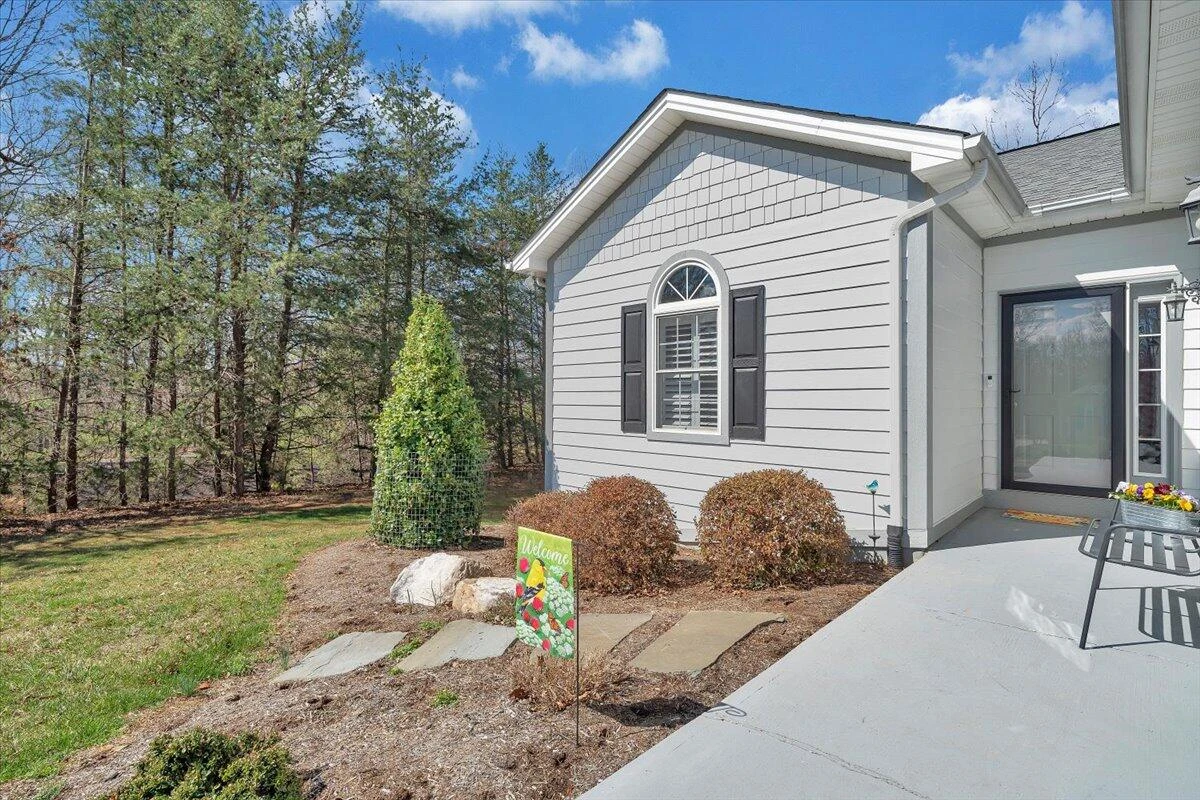 1034 Joffrey DR - Photo 9