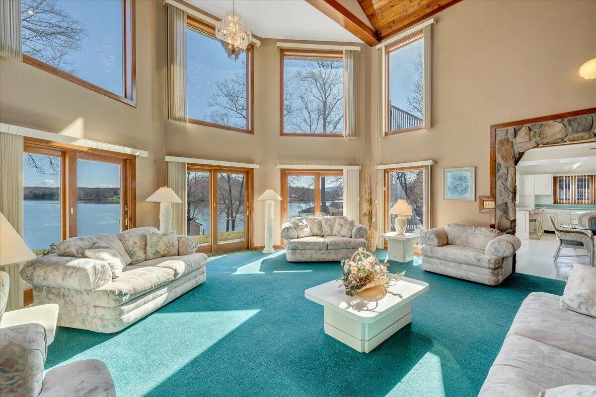 312 Spring DR - Photo 10
