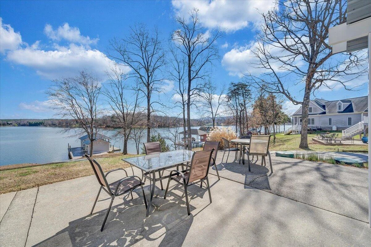 312 Spring DR - Photo 101