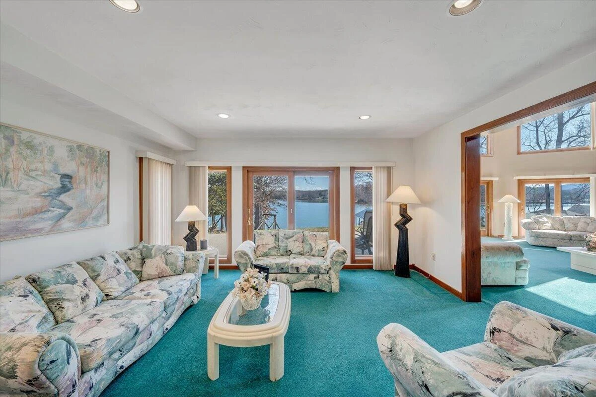 312 Spring DR - Photo 12