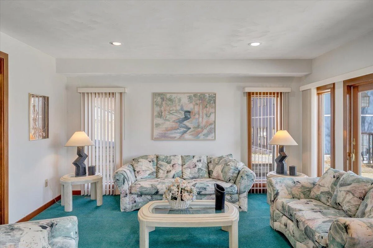 312 Spring DR - Photo 13