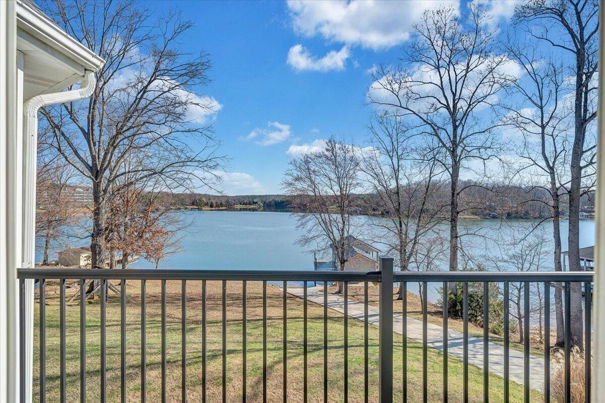 312 Spring DR - Photo 24