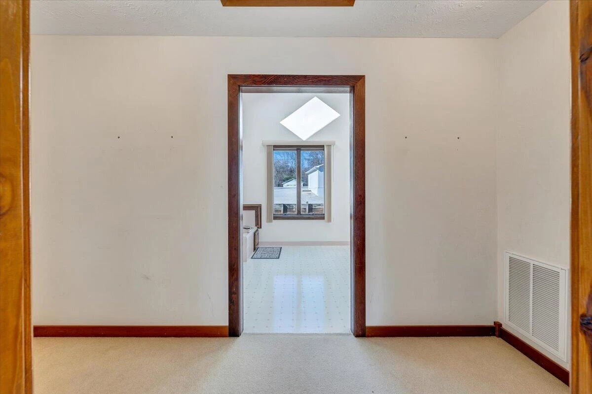 312 Spring DR - Photo 26
