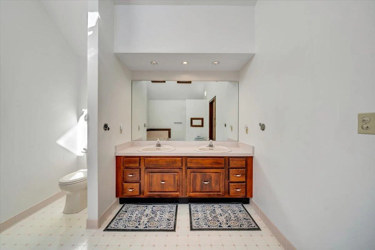 312 Spring DR - Photo 30