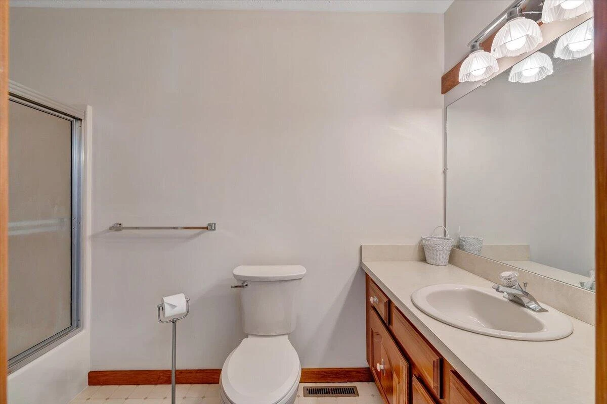 312 Spring DR - Photo 38