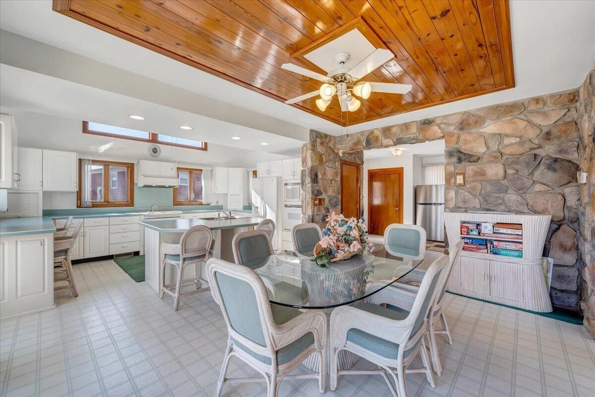312 Spring DR - Photo 45