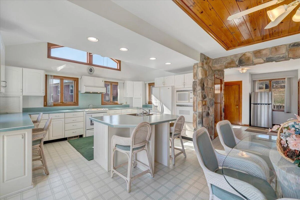 312 Spring DR - Photo 46