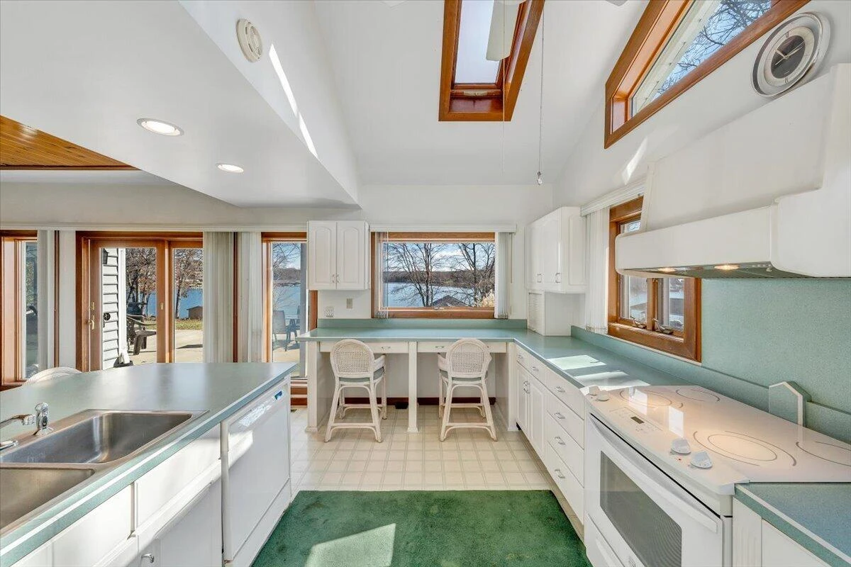 312 Spring DR - Photo 52