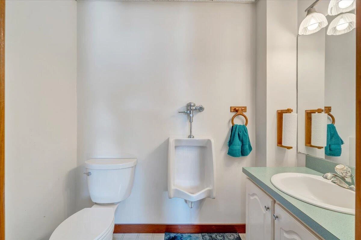 312 Spring DR - Photo 54