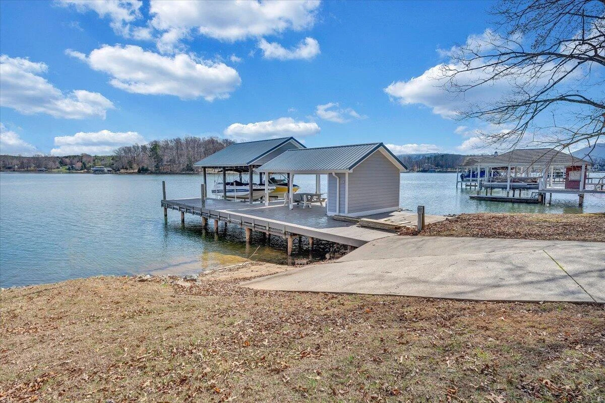 312 Spring DR - Photo 58