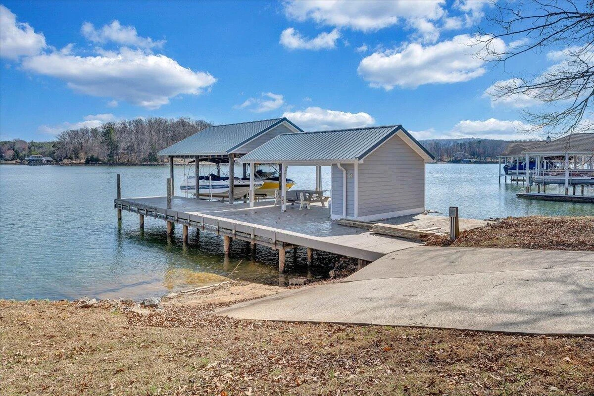 312 Spring DR - Photo 6