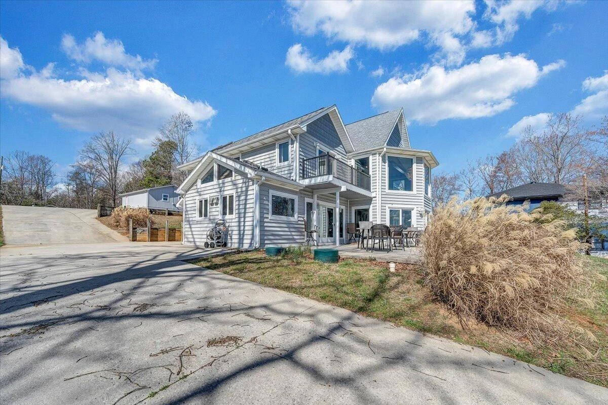312 Spring DR - Photo 63