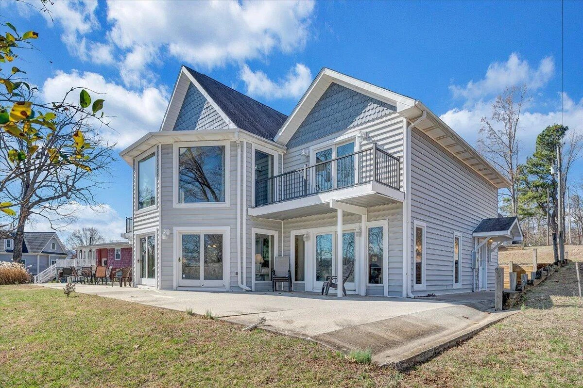 312 Spring DR - Photo 7