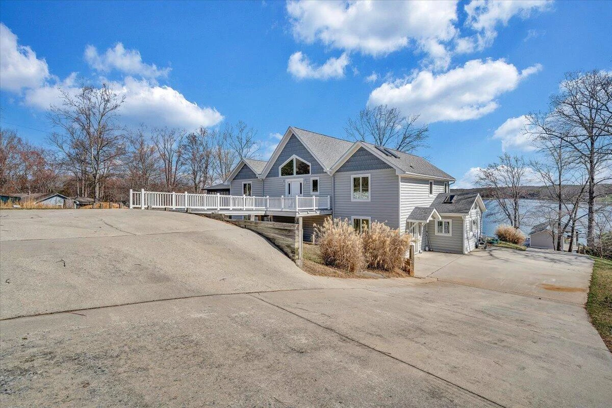 312 Spring DR - Photo 70