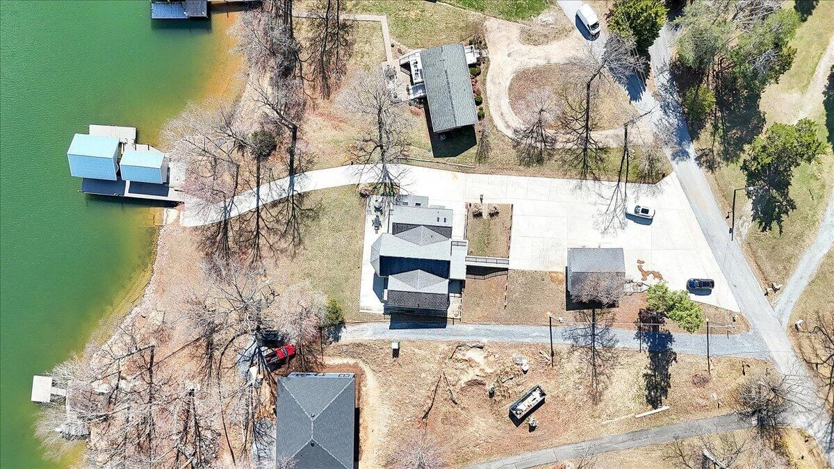 312 Spring DR - Photo 73
