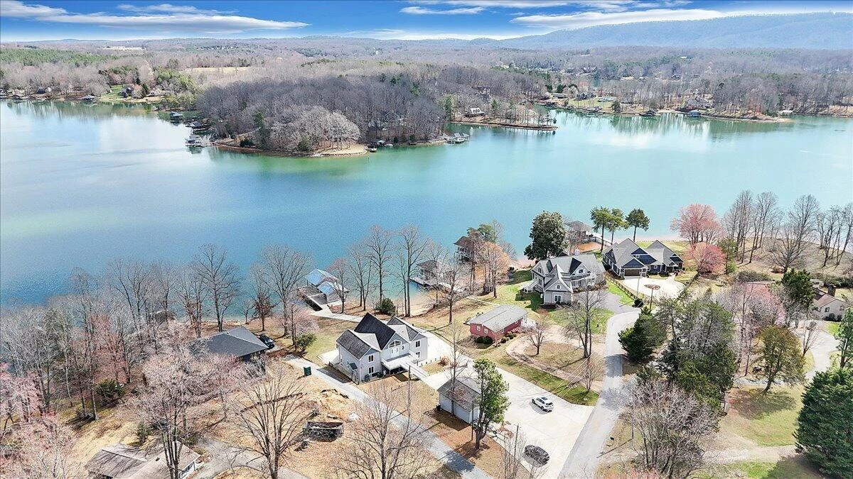 312 Spring DR - Photo 77