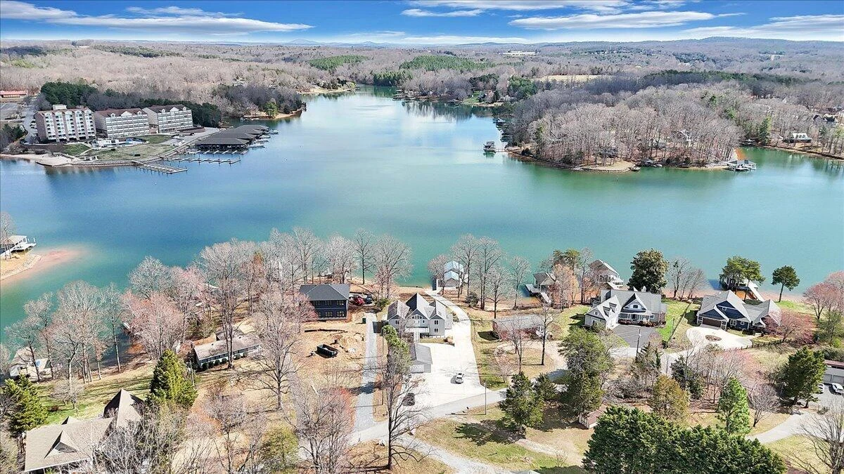 312 Spring DR - Photo 79