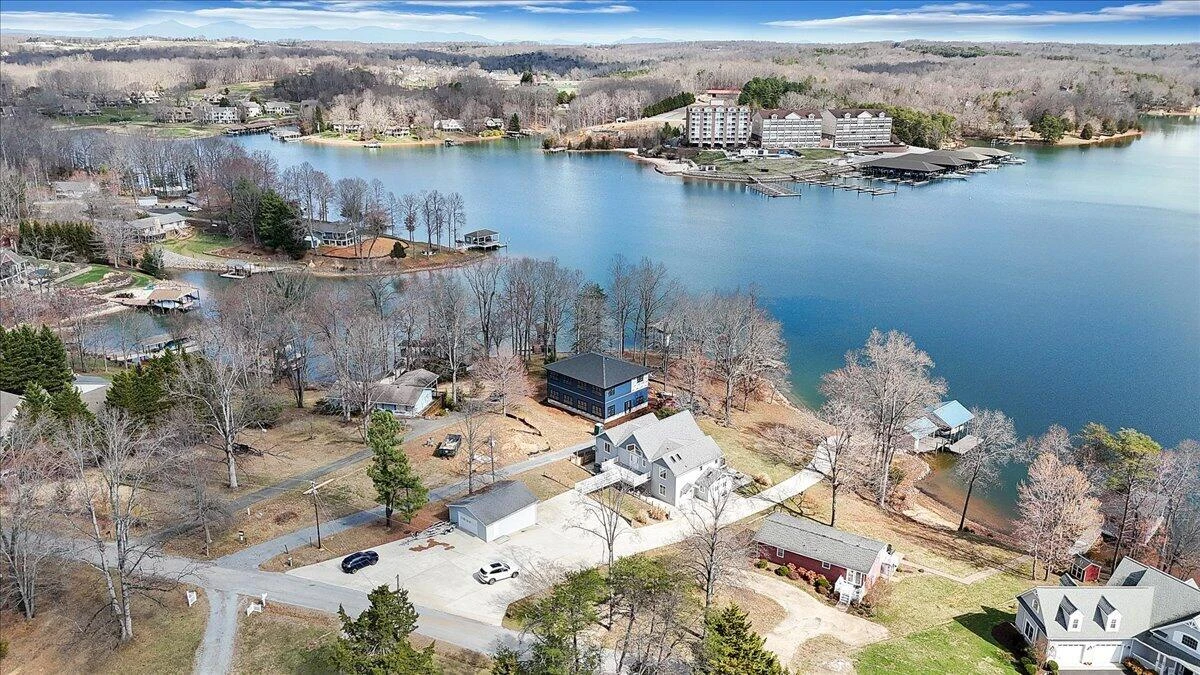 312 Spring DR - Photo 81