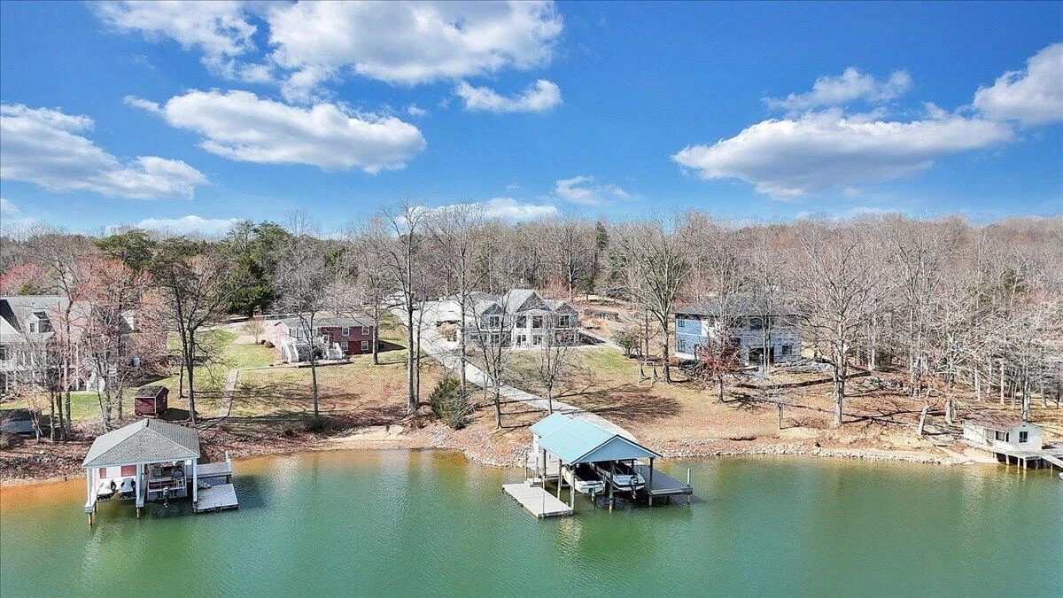 312 Spring DR - Photo 85