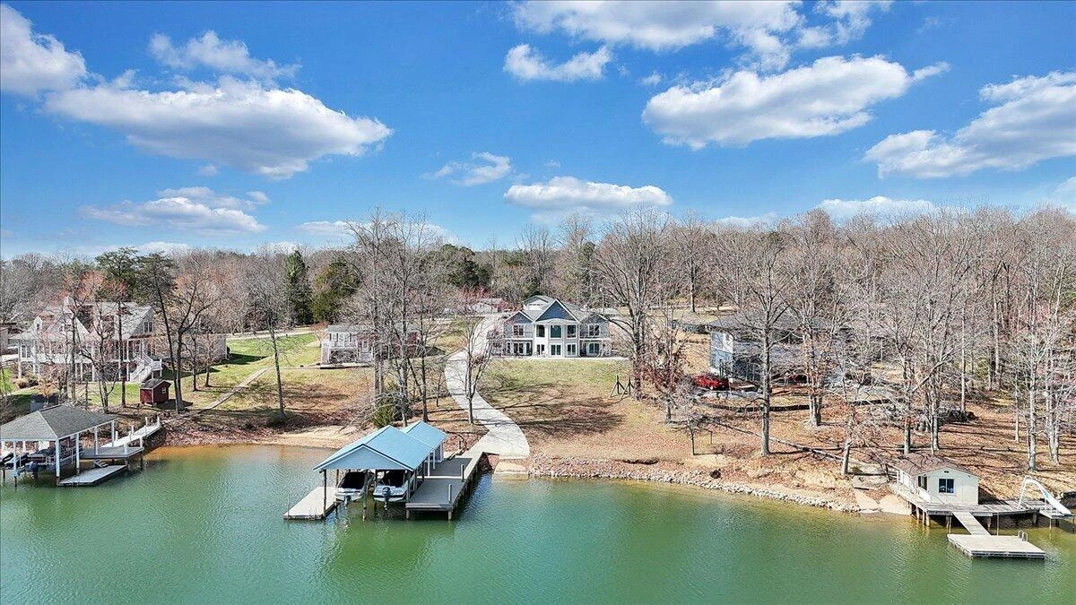 312 Spring DR - Photo 92