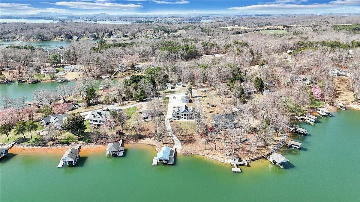 312 Spring DR - Photo 94