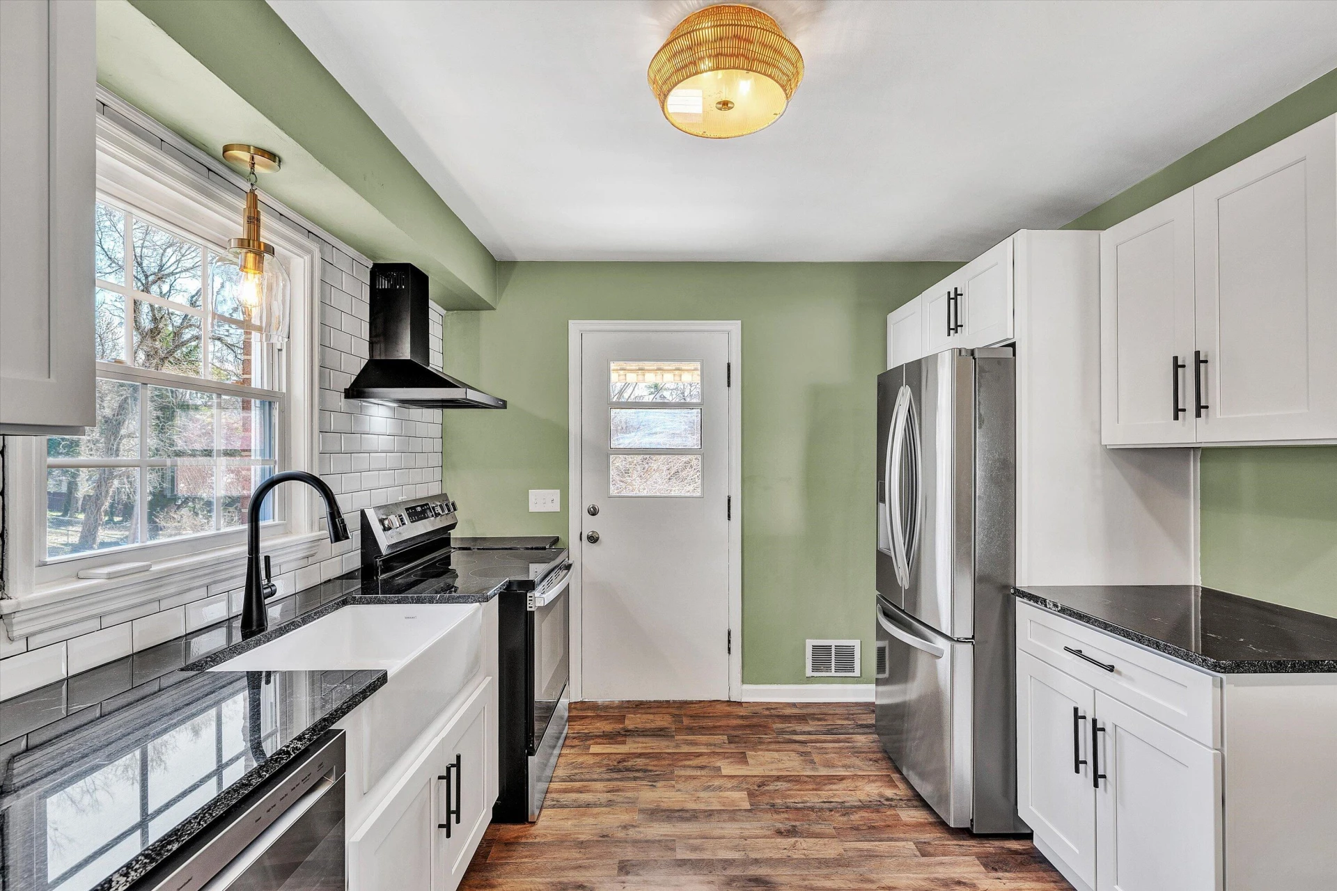 1210 Howbert AVE - Photo 12