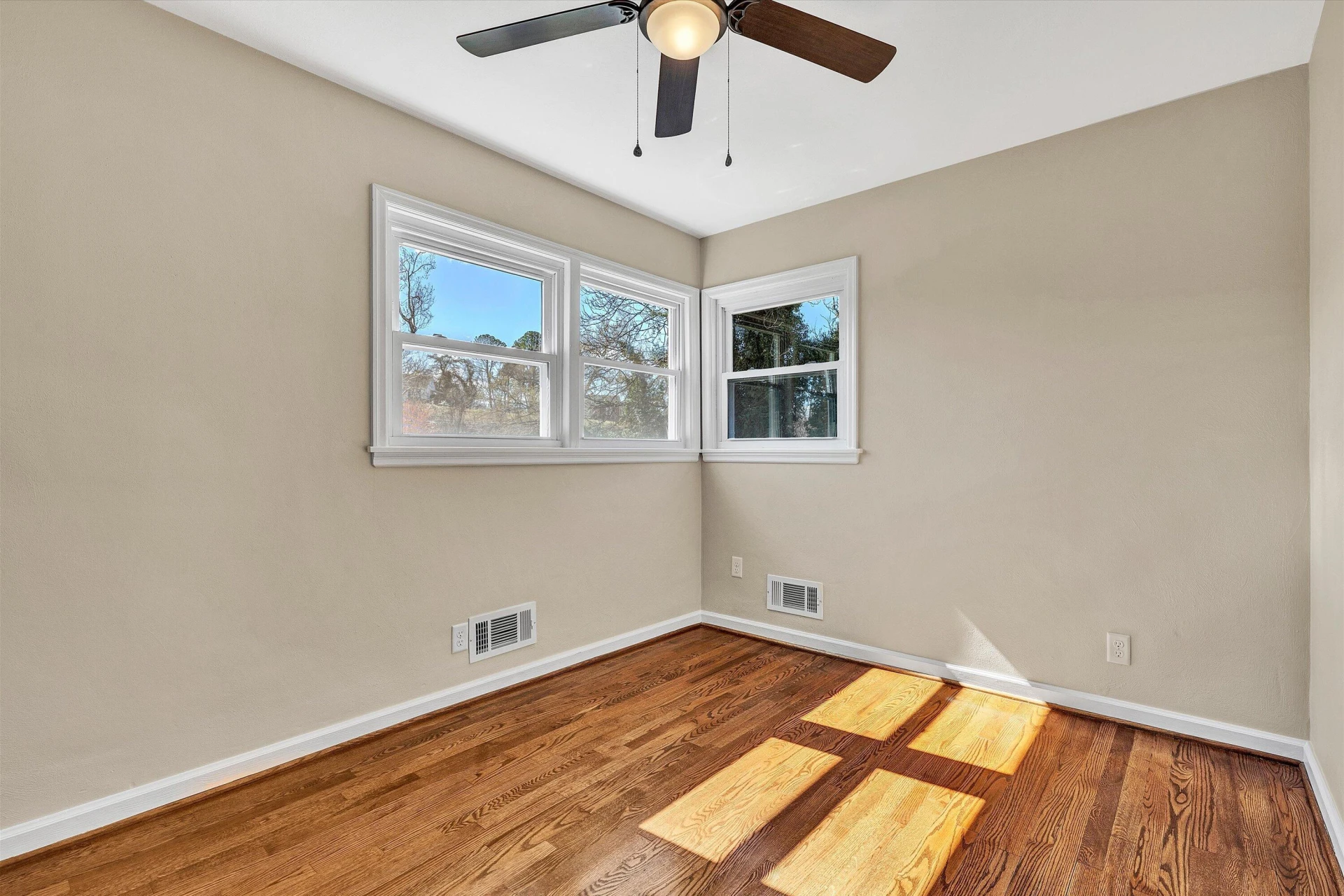 1210 Howbert AVE - Photo 20
