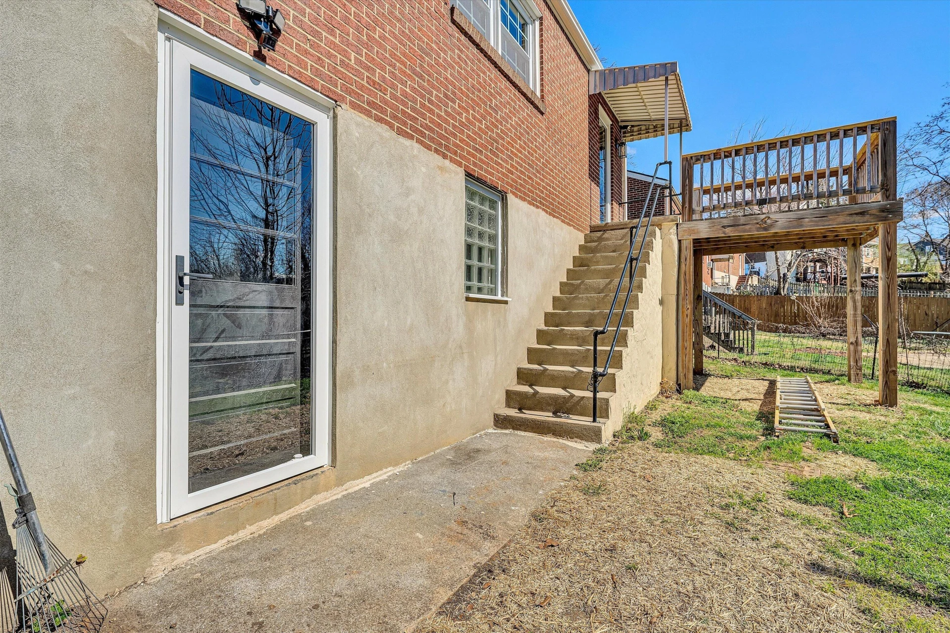 1210 Howbert AVE - Photo 31