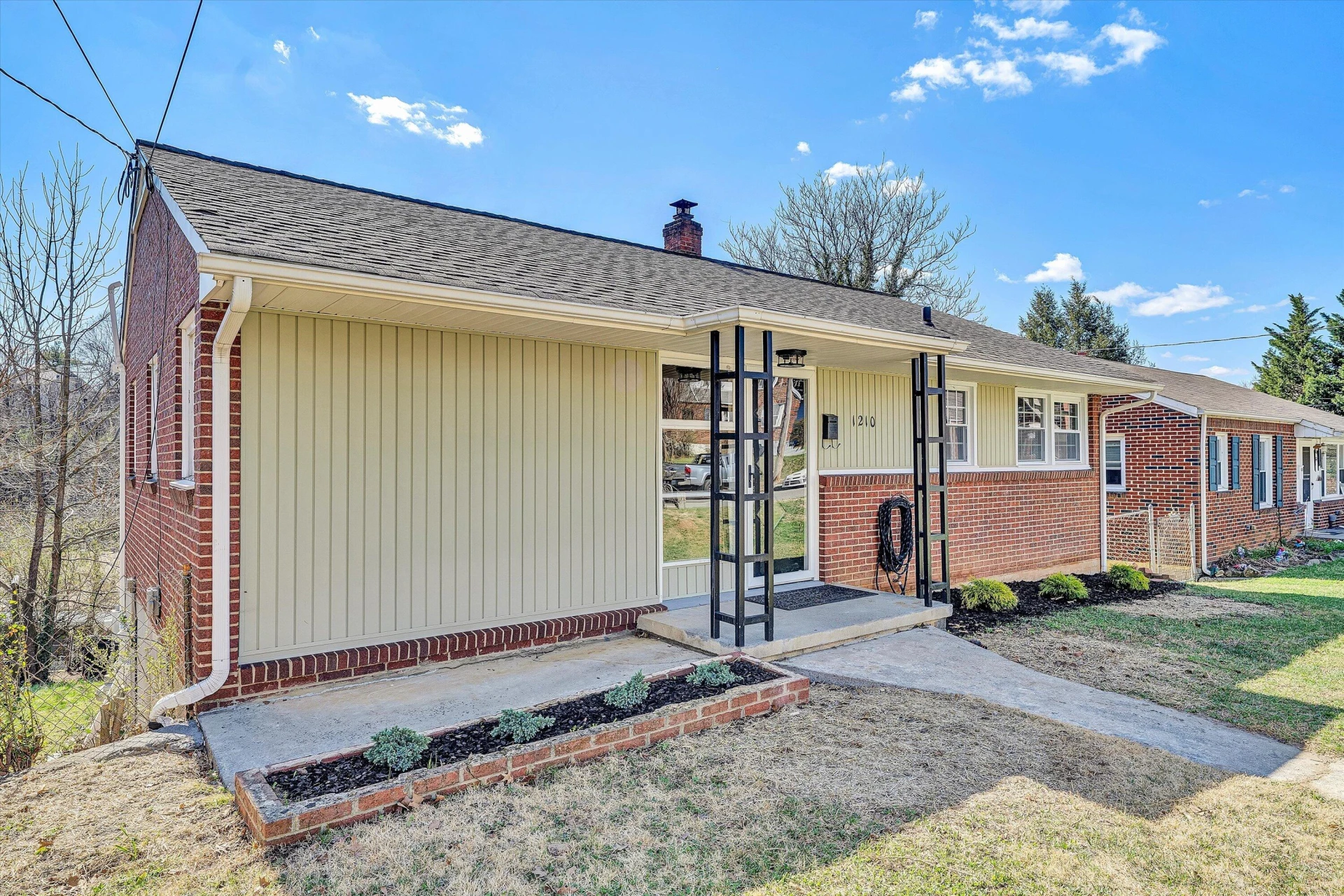 1210 Howbert AVE - Photo 5