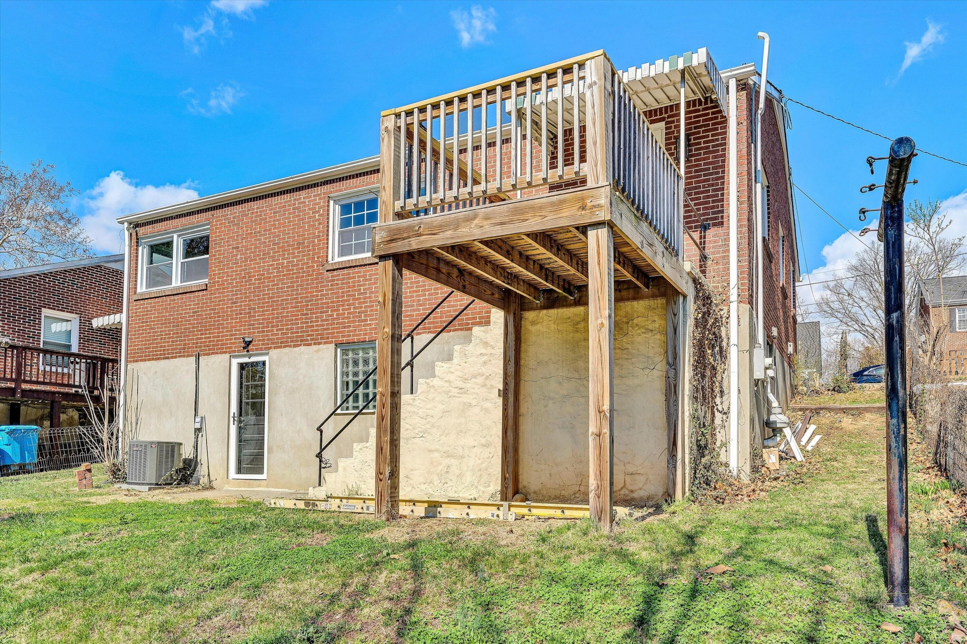 1210 Howbert AVE - Photo 32