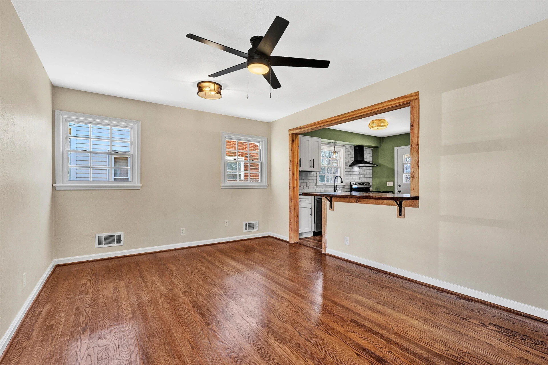 1210 Howbert AVE - Photo 9