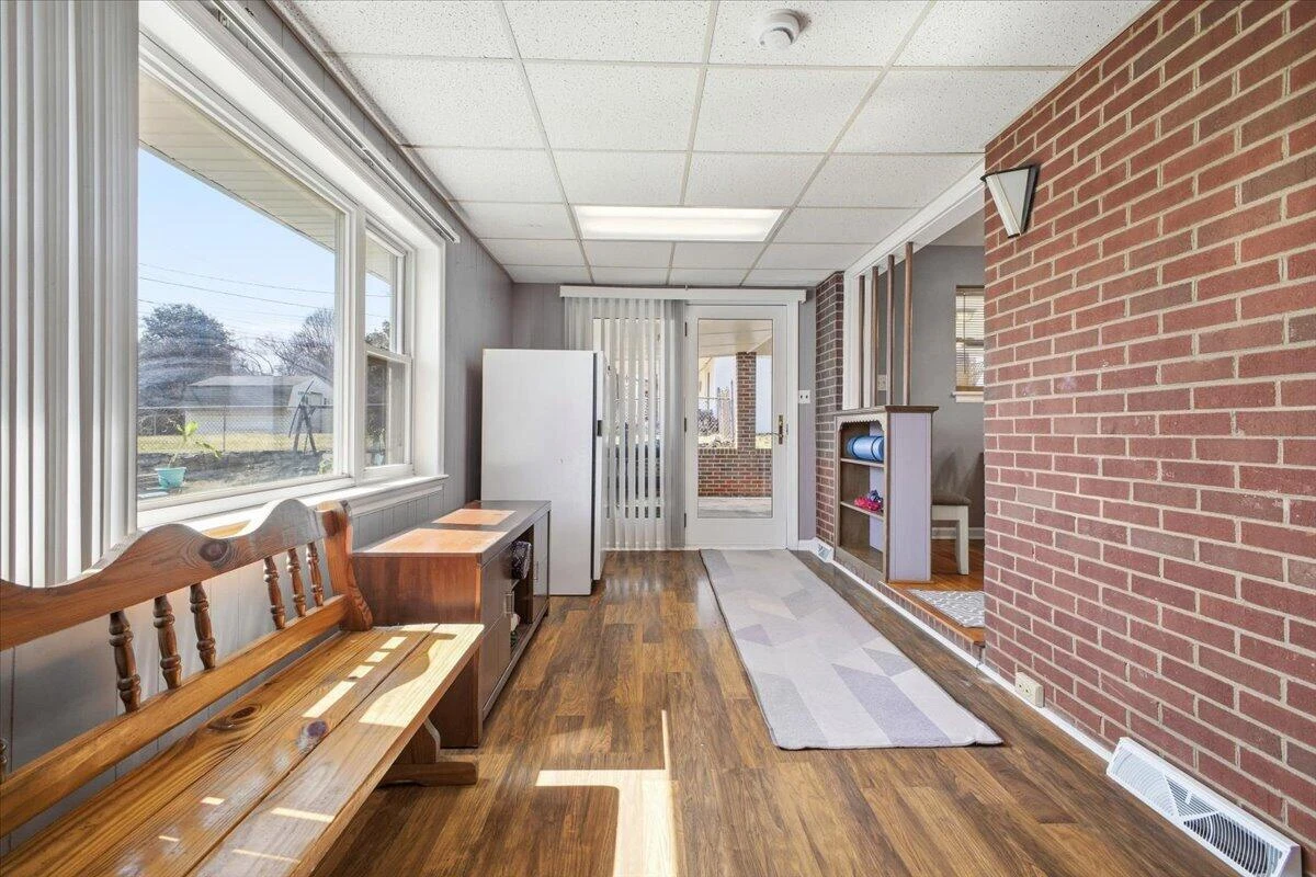165 Oaklawn AVE - Photo 18