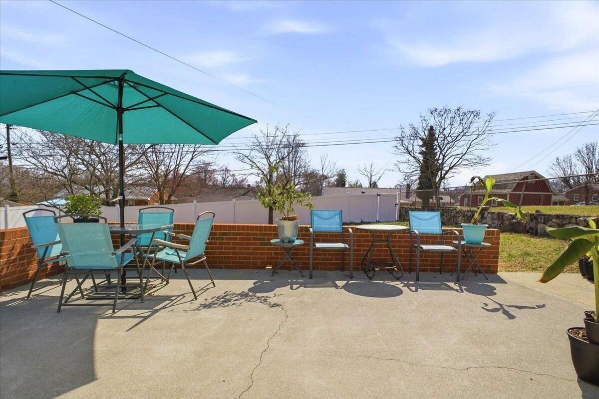 165 Oaklawn AVE - Photo 19