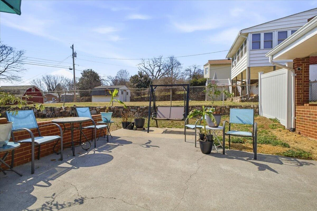 165 Oaklawn AVE - Photo 21