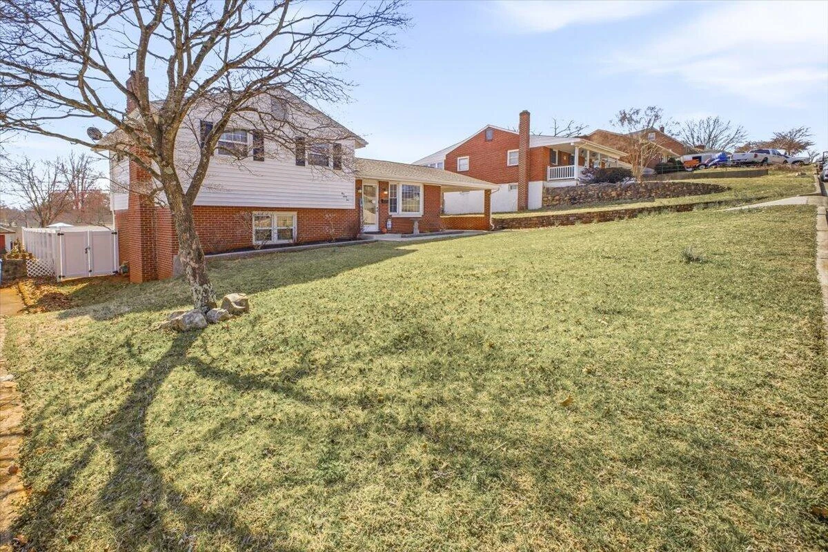 165 Oaklawn AVE - Photo 4