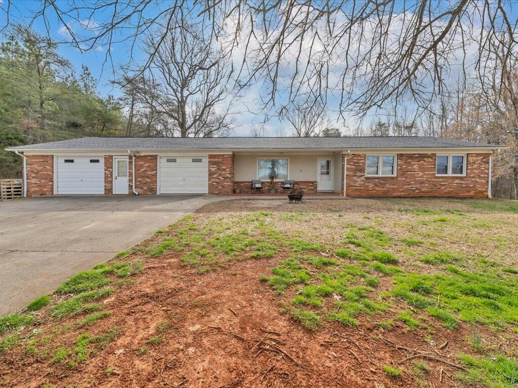 1136 County Line RD