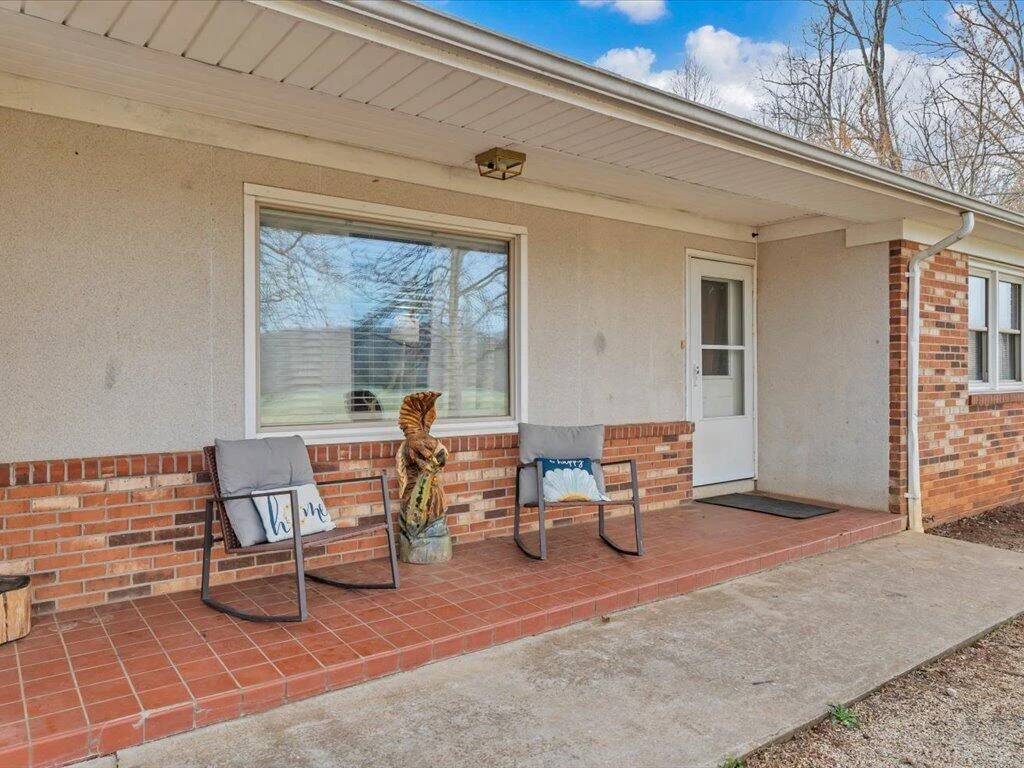 1136 County Line RD - Photo 2