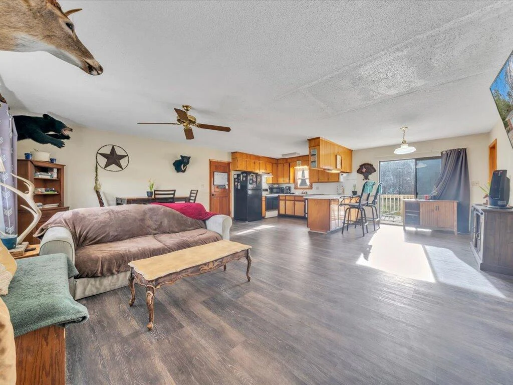 1136 County Line RD - Photo 3