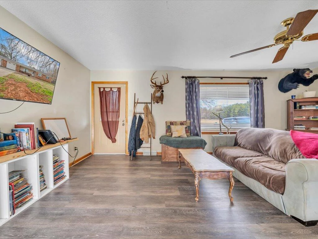 1136 County Line RD - Photo 5