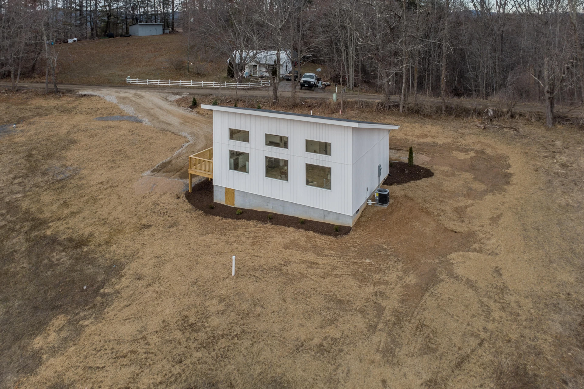 320 Grace LN