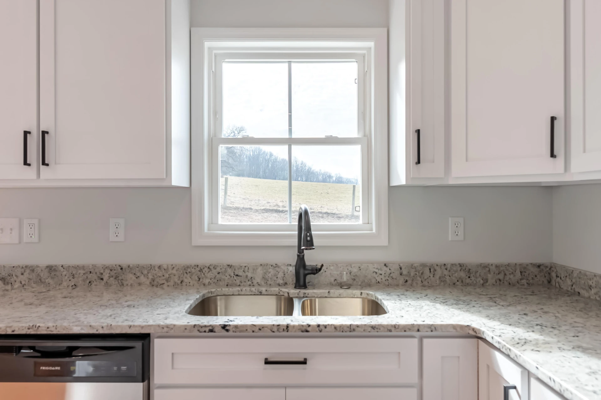 1047 Barberry RD - Photo 17