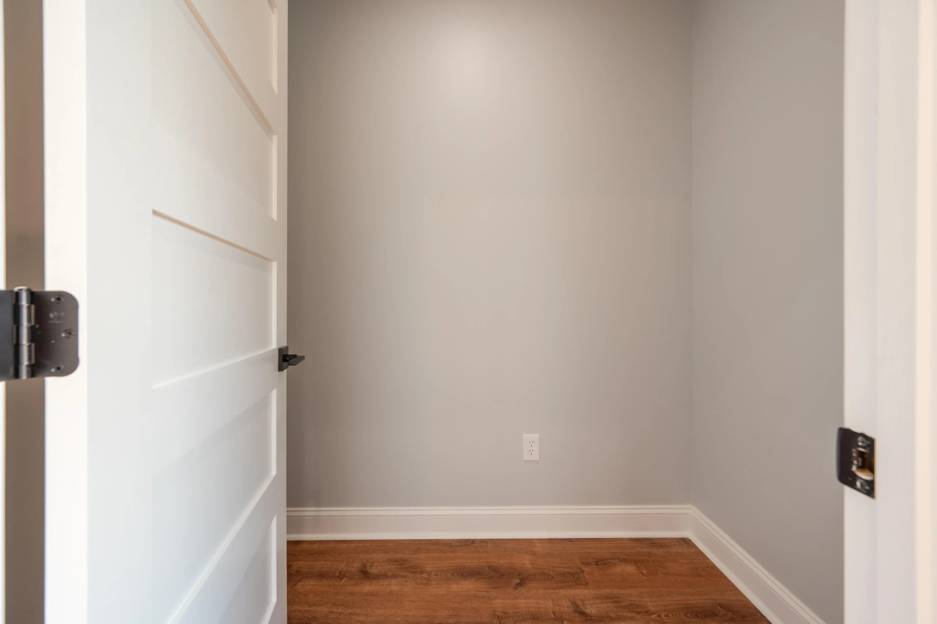 1047 Barberry RD - Photo 26