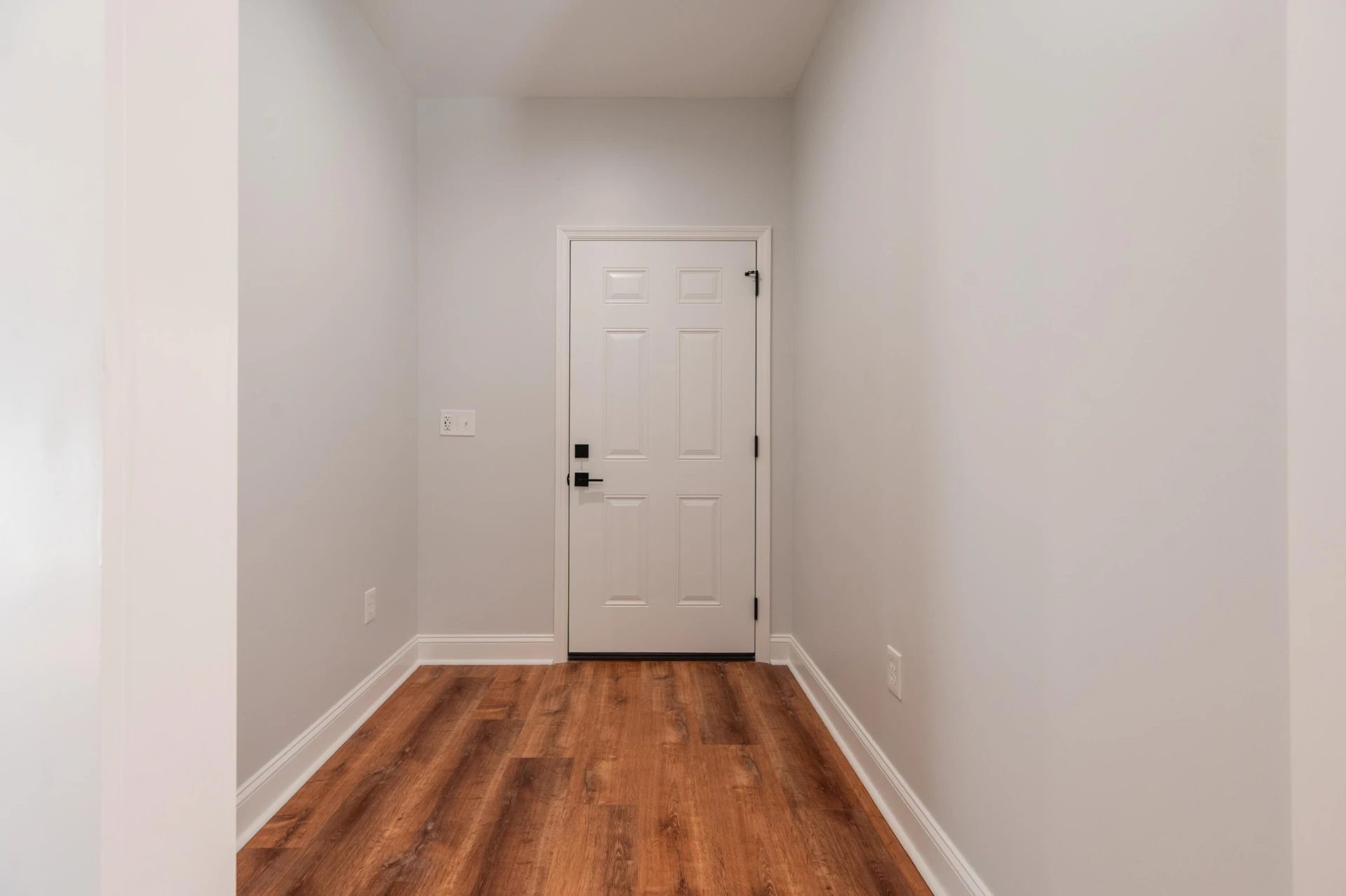 1047 Barberry RD - Photo 29