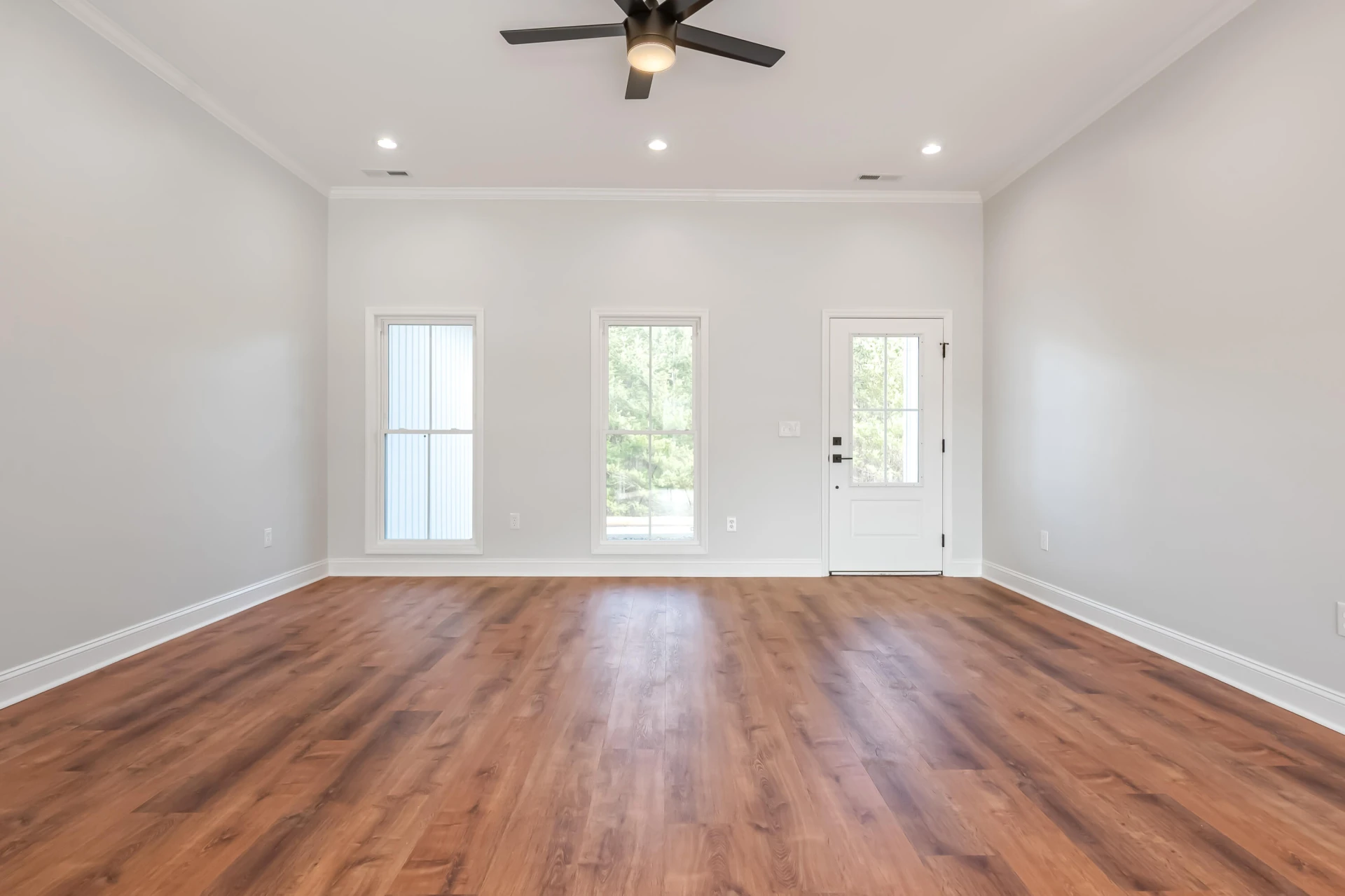 1047 Barberry RD - Photo 8